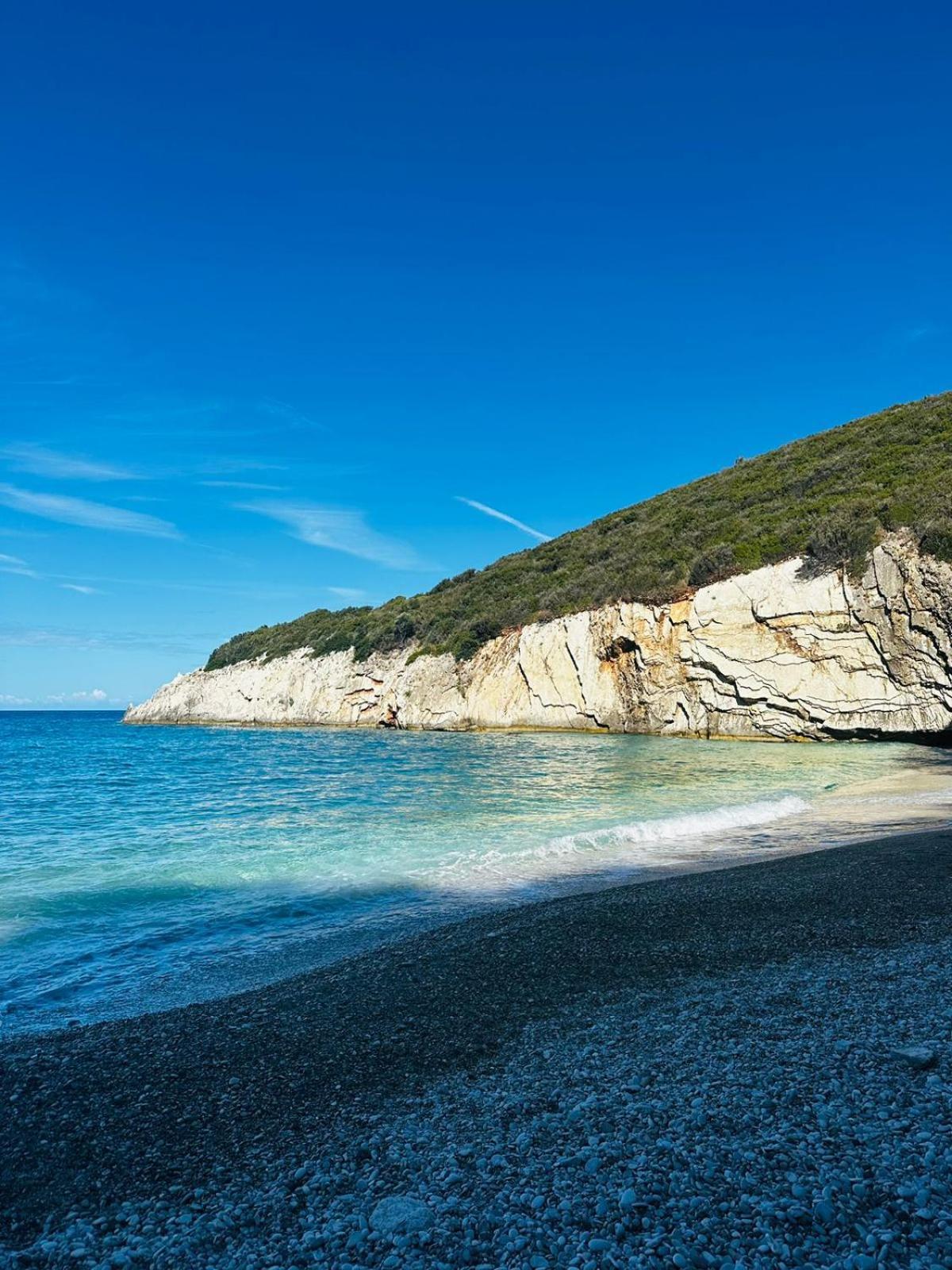 Natural Hostel Himare Bagian luar foto