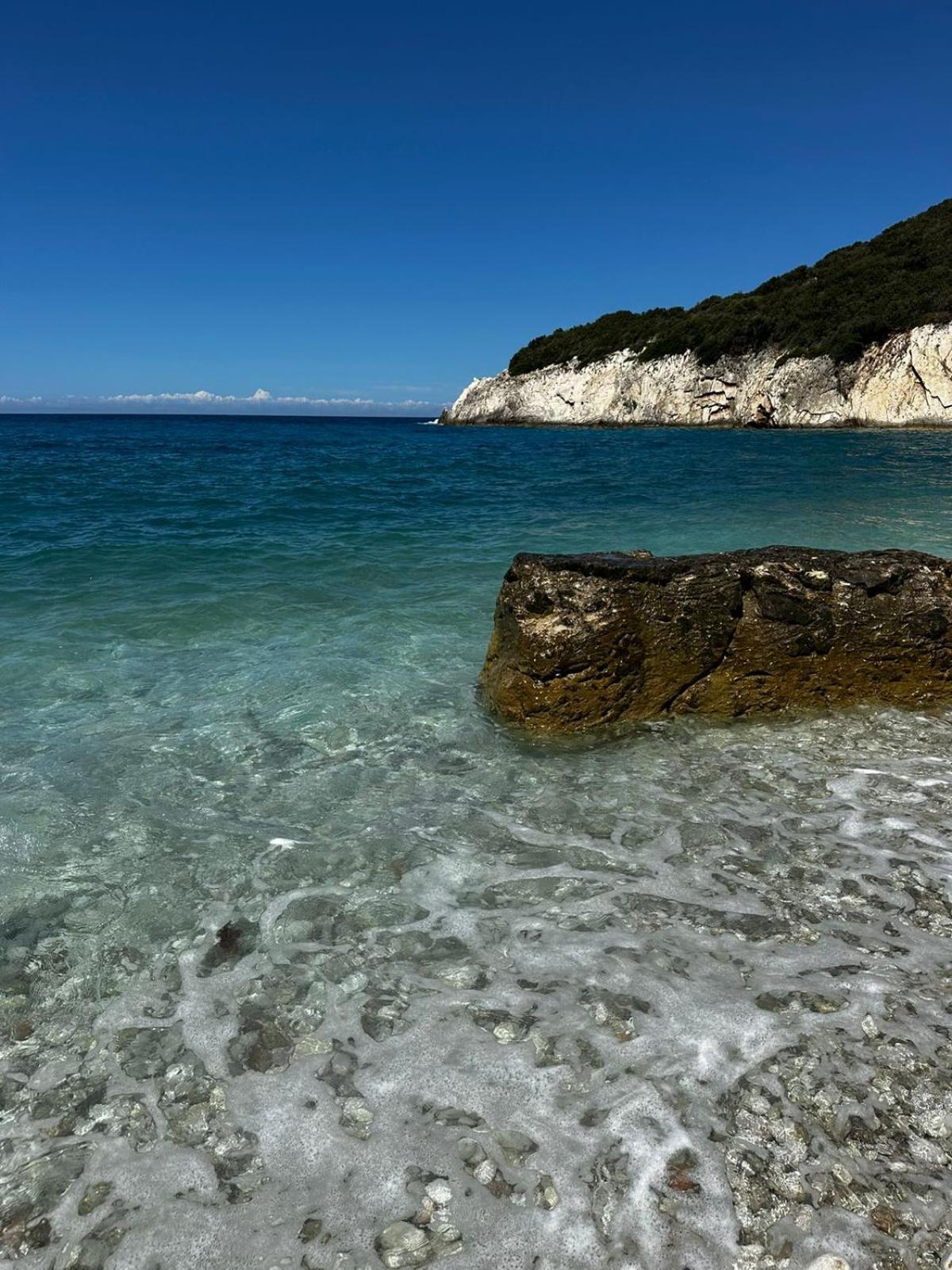 Natural Hostel Himare Bagian luar foto